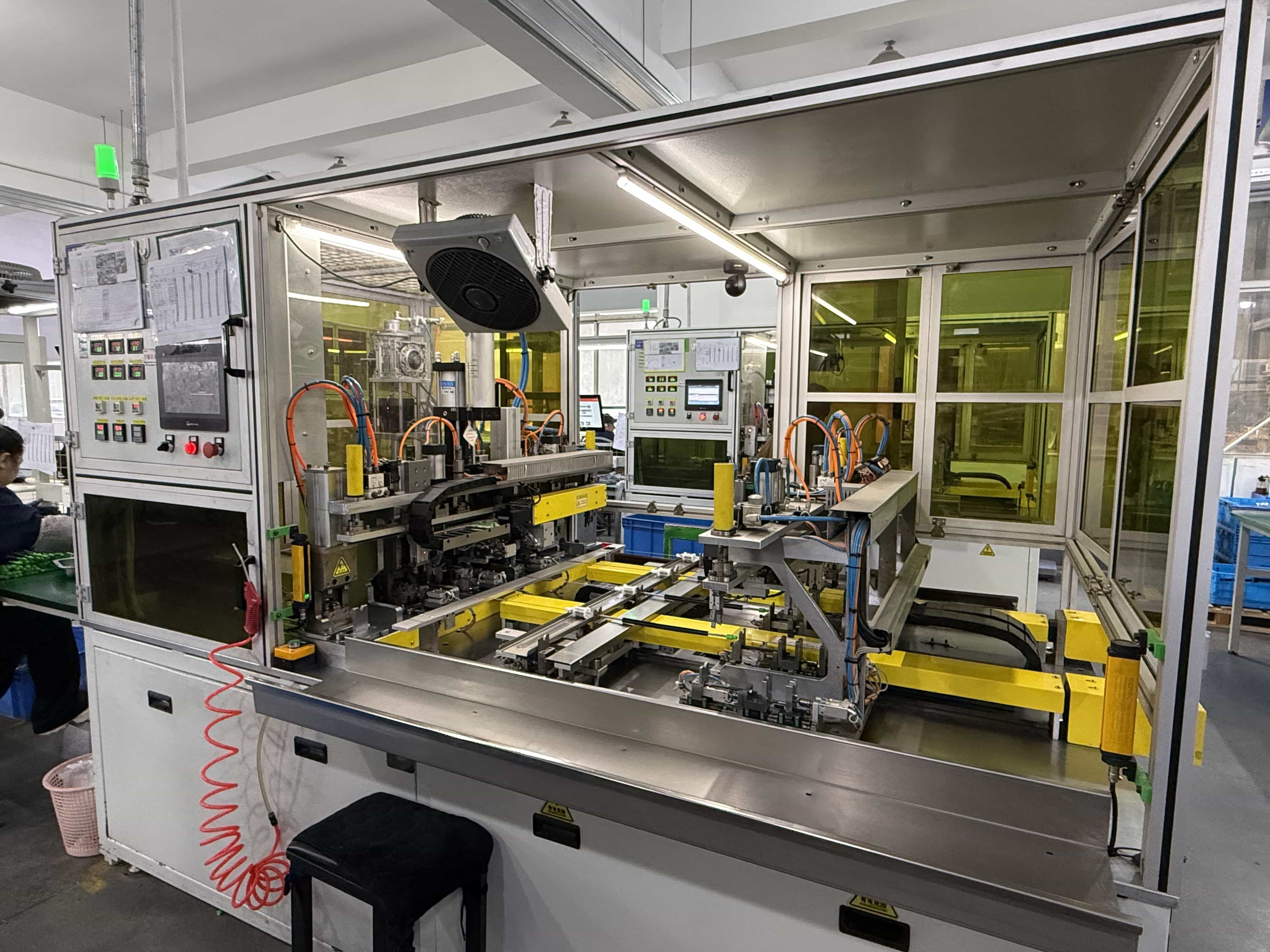 一出一玻璃升降器半自动一体机